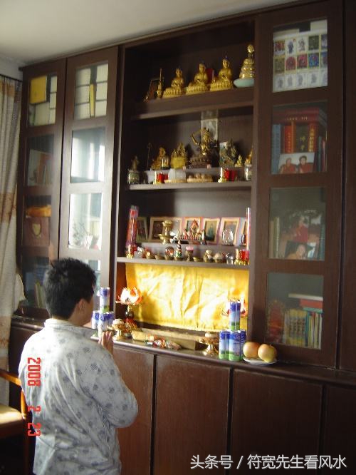 家里供的佛龛放哪个方向好,佛龛朝哪个方向好