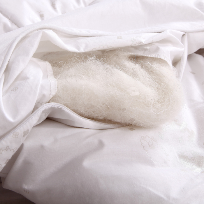 晒被子有诀窍，5种被子5种晒法，用错方法不仅白晒还毁被子