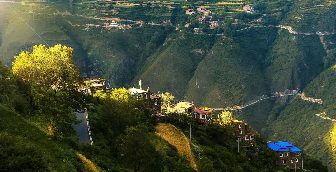 川藏高速公路北线与川藏南线,川藏南线与北线哪个路况更好