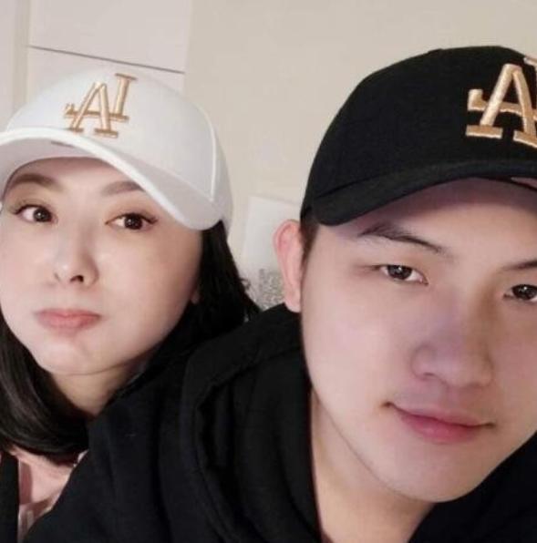 41岁萧淑慎全身照,明星萧淑慎最新照片