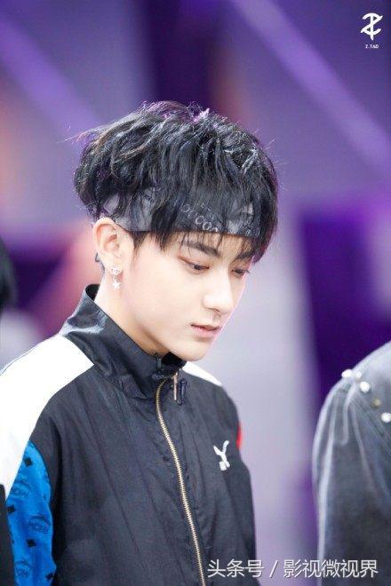 黄子韬迪丽热巴蜡像,黄子韬鹿晗真实照