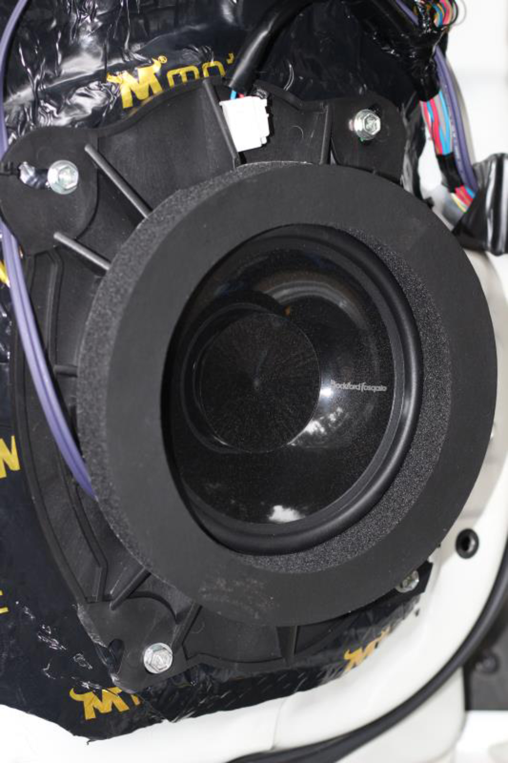 丰田陆巡音响改装30万,丰田陆地巡洋舰音响效果怎么样