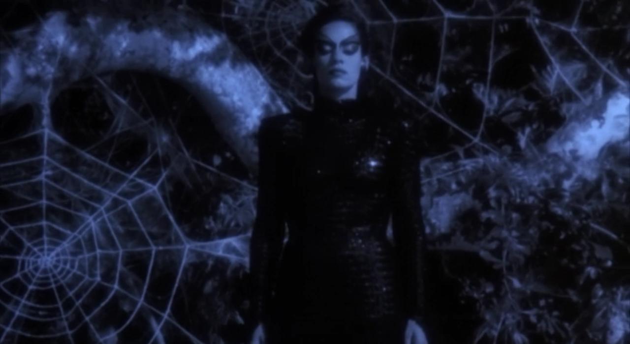 《蜘蛛女之吻》：这部悲伤的同志电影浪漫得要死！