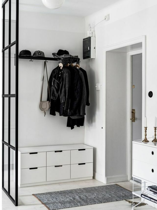 大门面对卫生间门怎么化解,入户大门正对卫生间有什么事