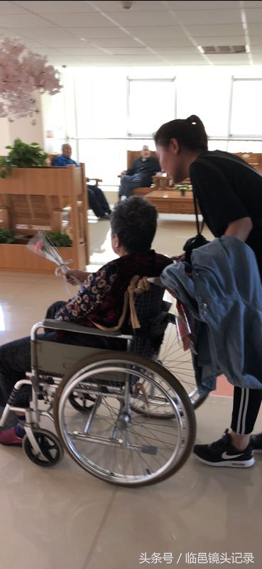 母亲节敬老院公益活动,母亲节让爱走进敬老院