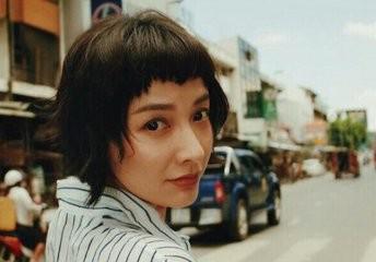 她的头发被狗啃了，但依旧好看！