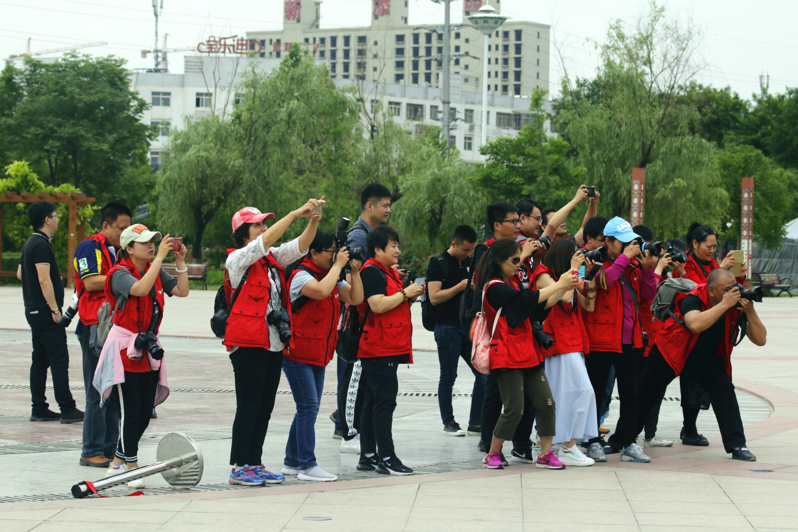 大荔县政府为所有入驻大荔的商户们保驾护航