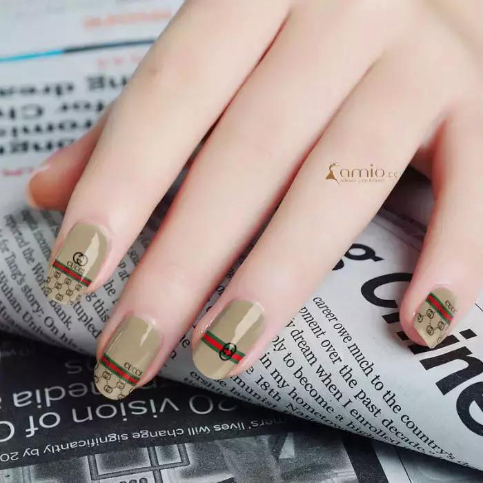 你知道钱买不起什么奢侈品吗,适合做美甲的包包