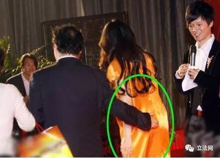 公众场合遇到性骚扰该怎么办,性骚扰是如何处罚的