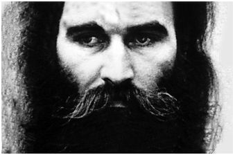 *虐性**亲子，把女信徒当“妃子”，他还徒手剖开了她的肚子！