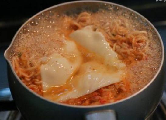 怀孕想吃辣的怎么做,孕妇吃泡面的妙招