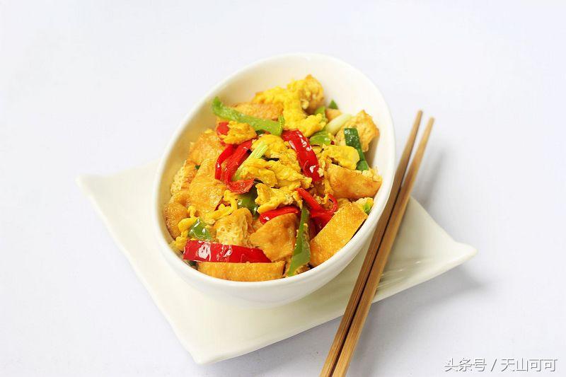 炒鸡蛋太咸了怎么解决,鸡蛋炒好了不咸怎么处理变得咸