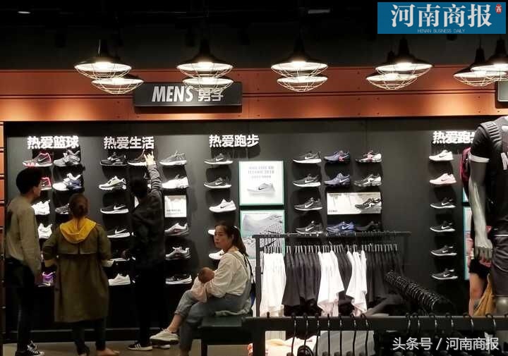 疯狂涨价的球鞋,球鞋疯