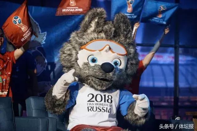 从吉祥物、足球、*旗国**到电池、假发、小家电，浙企出招抢滩世界杯