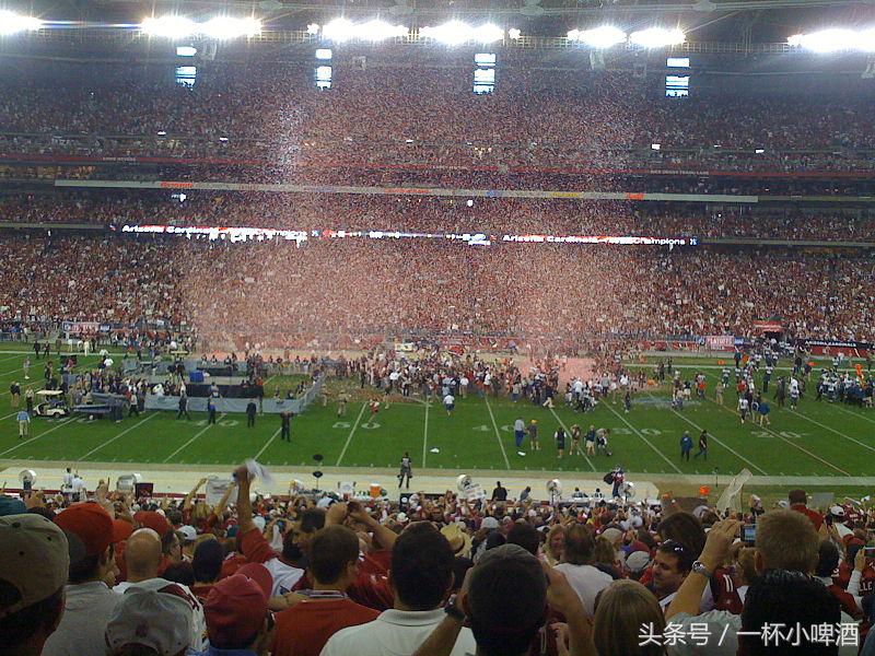 在美国橄榄球赚钱还是篮球赚钱,在橄榄球运动中能学到什么