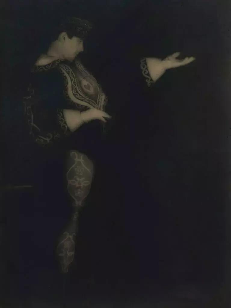 就是让你比PhotoLondon的VIP看的展还要早！