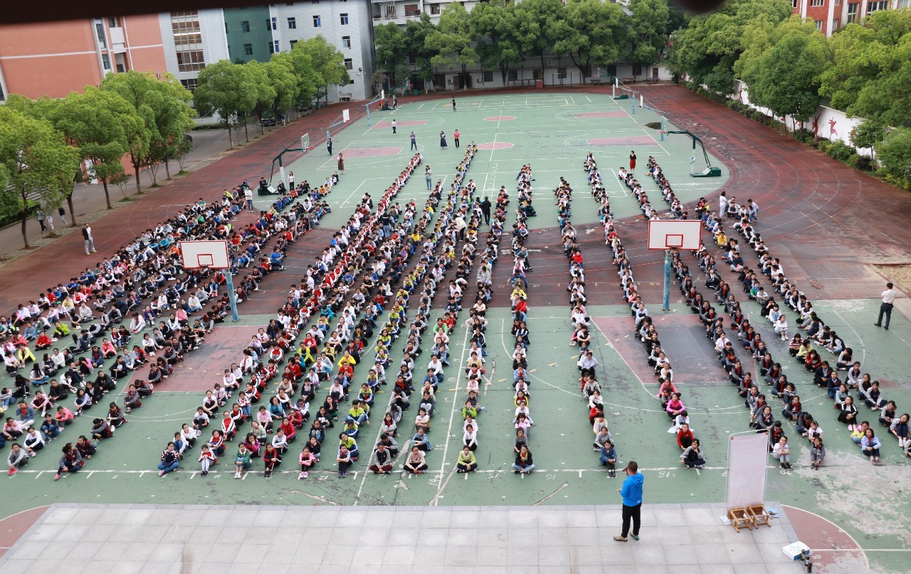 武网Young｜翻山越岭只为遇见你，武网球童校园宣讲再掀热潮！