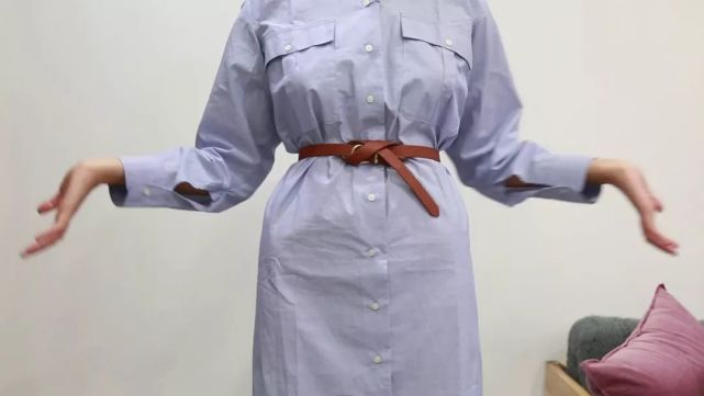 大衣腰带后面打结方法,女士风衣腰带打结方法