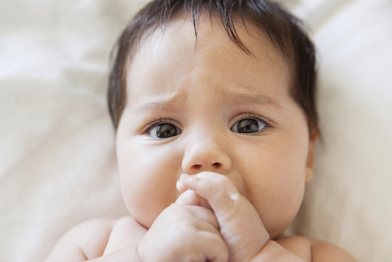 宝宝头上磕了包青了怎么办,宝宝头上磕了一个包咋办