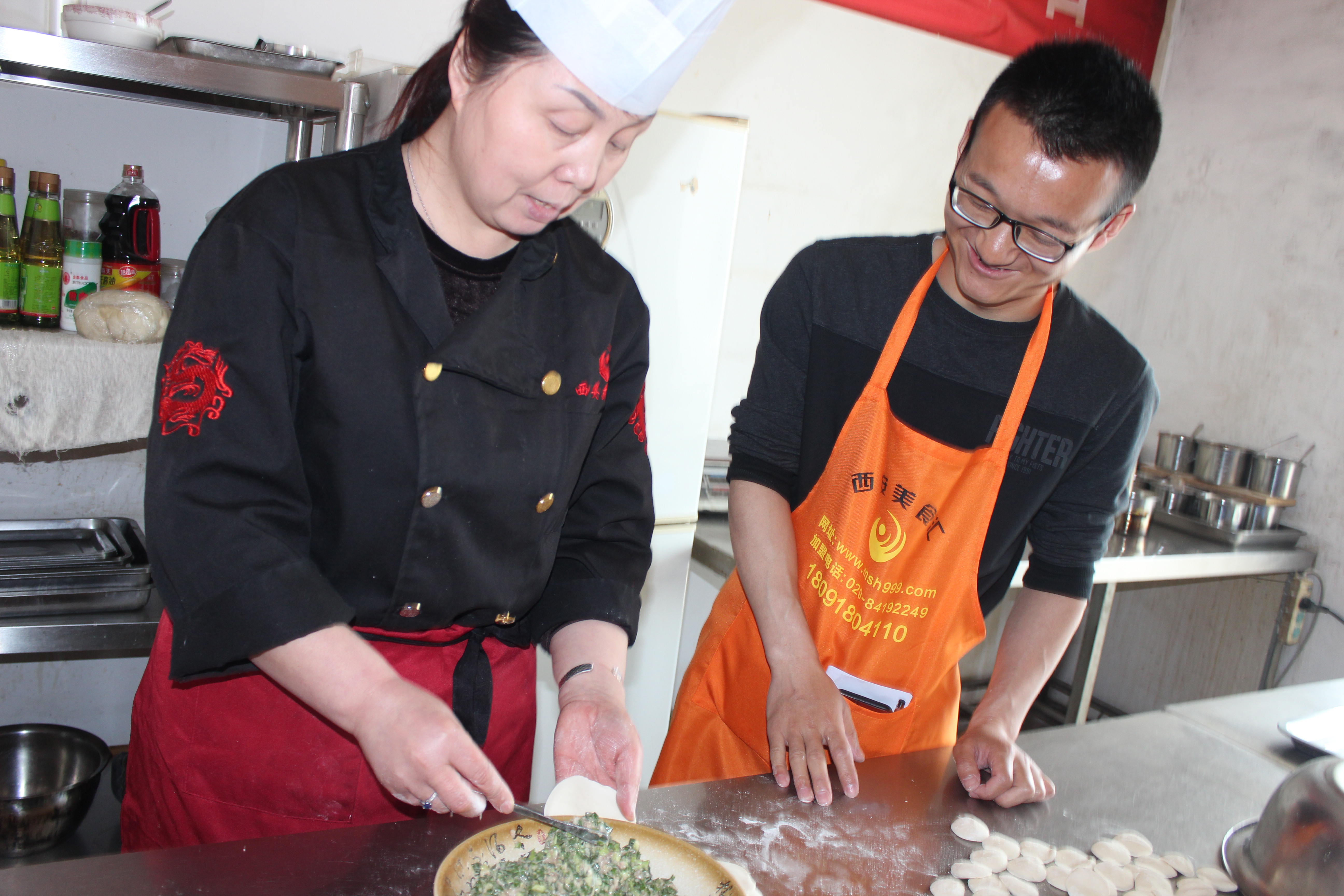 西安汇集美食攻略,西安美食汇小吃排骨面