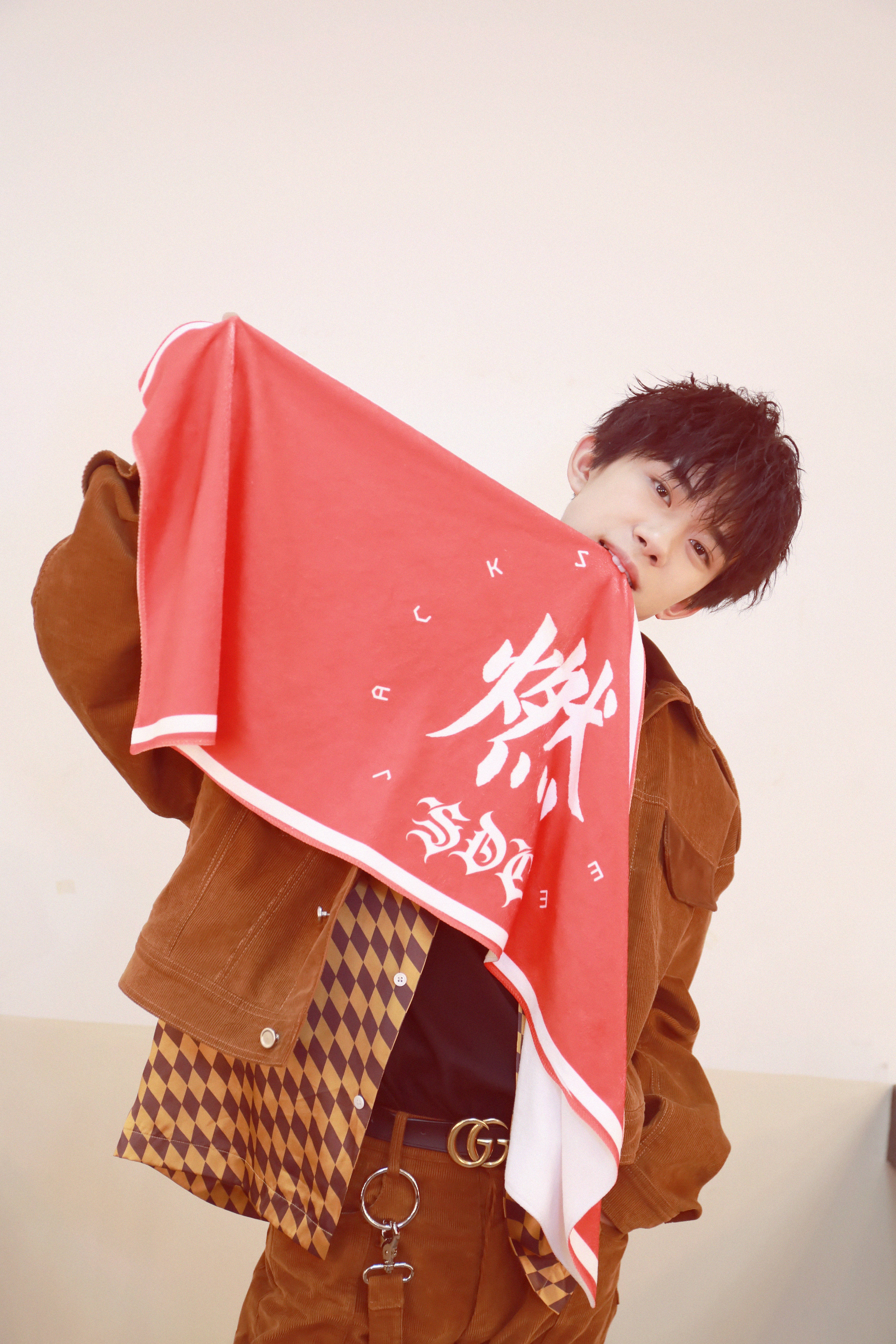 那么不同类型的易烊千玺，到底哪个才是他自己？