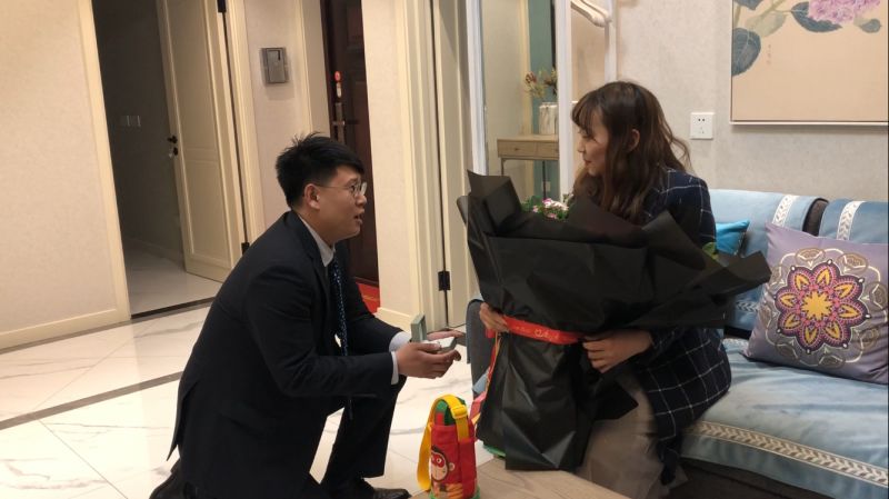 隋毅,隋毅牵手的是谁