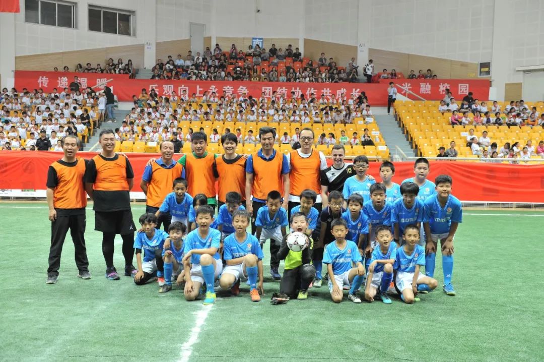 小学足球嘉年华足球赛,快乐小足球