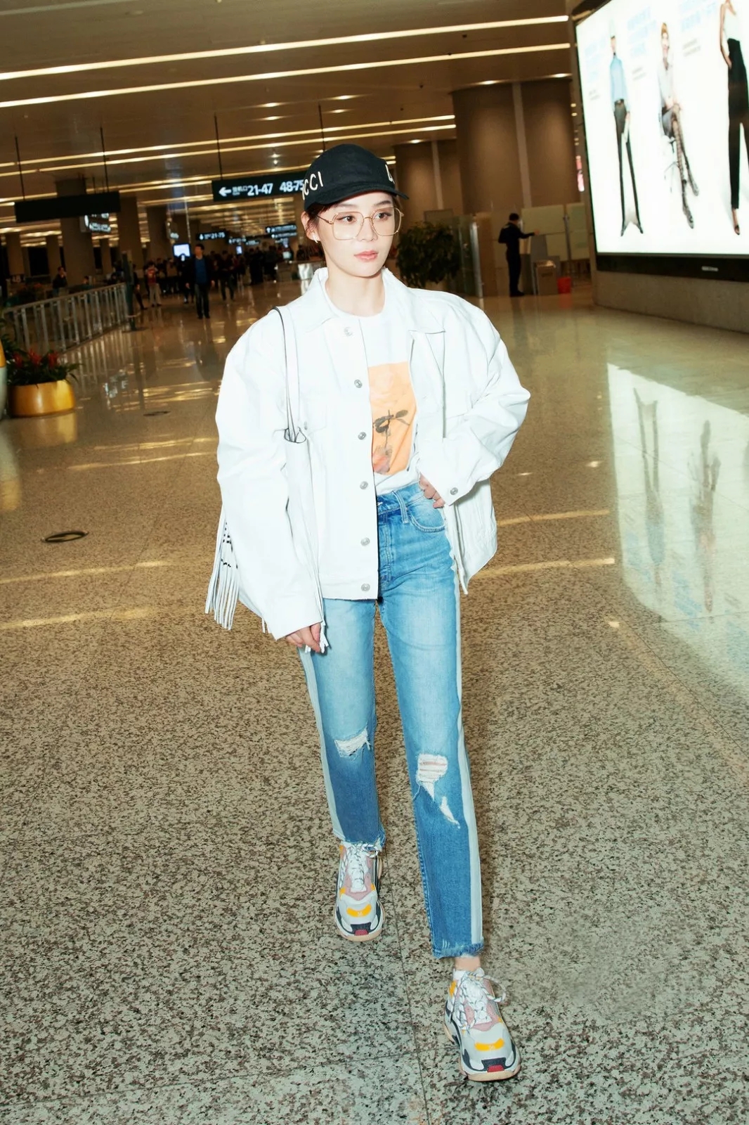 牛仔单品打开春夏的多种穿搭方式,牛仔类的穿搭永远不会过时