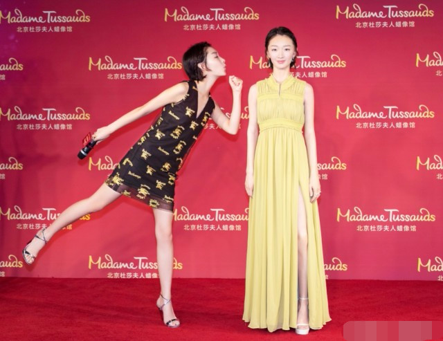 李宇春蜡像首展亮相,蜡像丑的女星