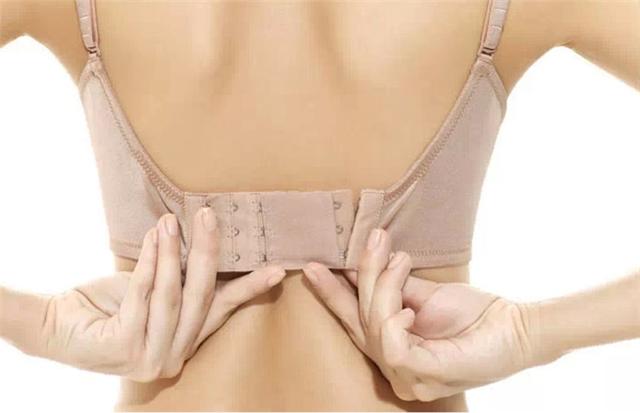 内衣后背调节扣太明显,内衣后背扣