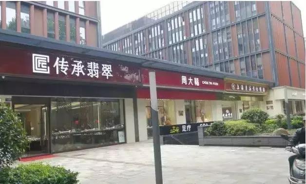 这条路串起了科巷、文昌巷、常府街、马府街、白下路等南京人耳熟能详的街道名