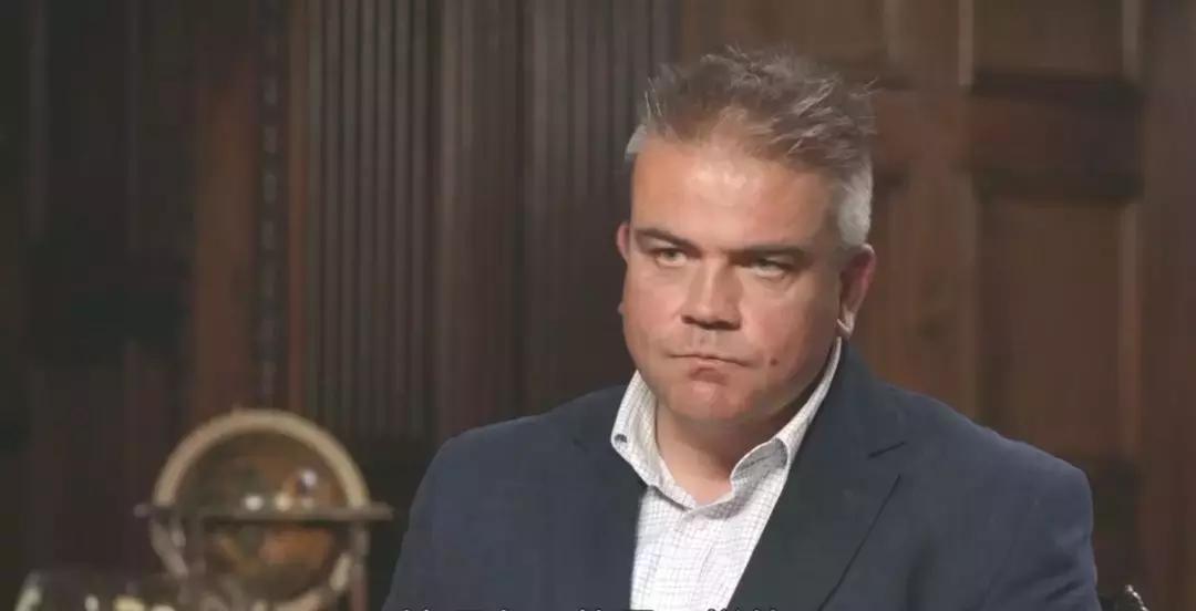 别盯着鲁豫了，BBC这名女主持，才是世界级的话题终结者