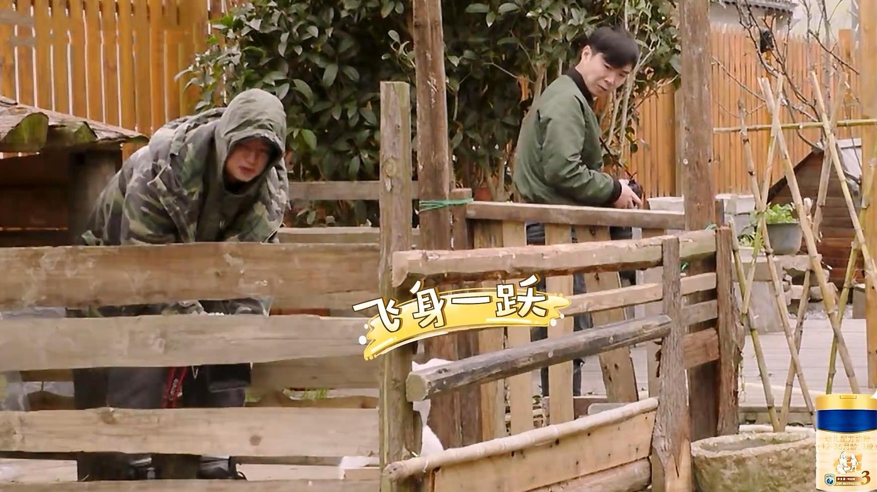 节目组放弃打马赛克？黄圣依客厅里的这三位摄影师太抢镜