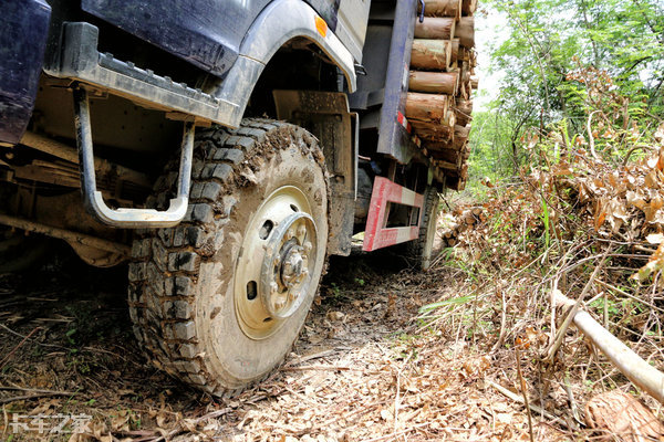不怕陷车的履带车,不怕陷车