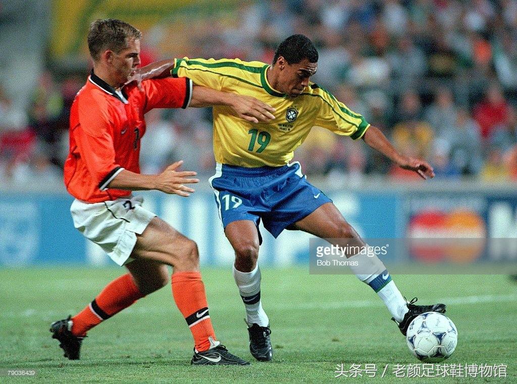 02年世界杯足球鞋回顾,世界杯最火前十的足球鞋