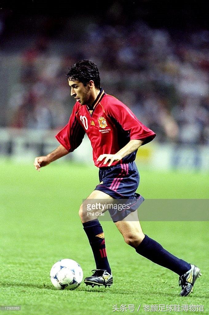 02年世界杯足球鞋回顾,世界杯最火前十的足球鞋