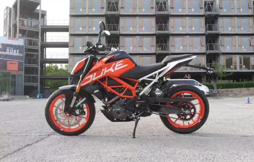 ktm390duke老款改新款,最新款ktm390duke座高