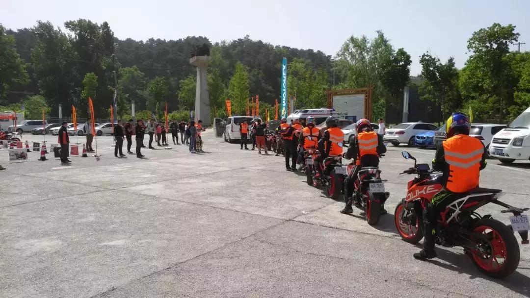 ktm390duke老款改新款,最新款ktm390duke座高