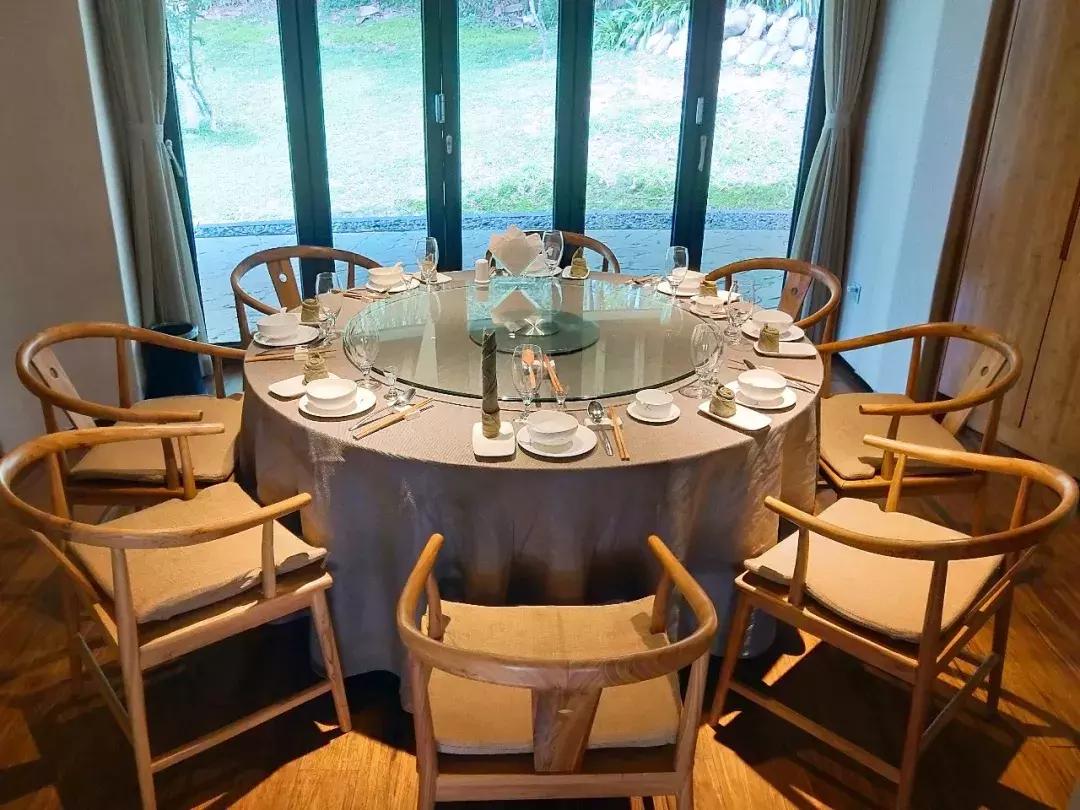 我去了成都向西50里的桃源村，朋友问我是不是去了日本？