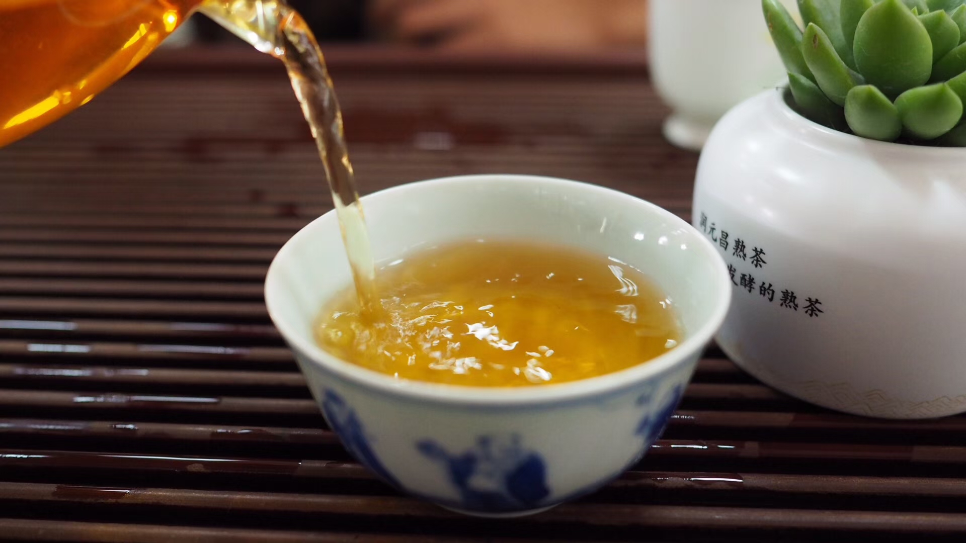 勐库戎氏乔木王茶砖1000克,2013年勐库千年古树茶砖1000克