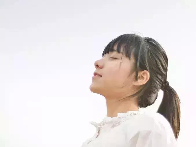 夏天喘不过气呼吸困难是怎么回事,夏天感觉呼吸不顺畅像缺氧