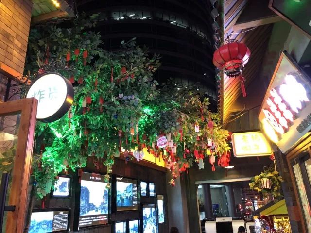 你们不就想知道“歹街”有什么店吗？统统都告诉你！（最全版颇费流量）