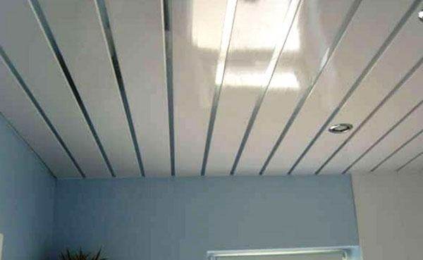 pvc塑料扣板和大理石板哪个好,pvc塑料扣板是防火的吗