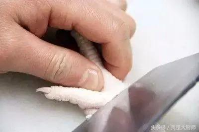 如何去鸡爪鸡骨最简单,大厨秘制凤爪做法