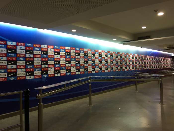 巴萨女足欧冠主场在诺坎普吗,巴萨主场诺坎普英文