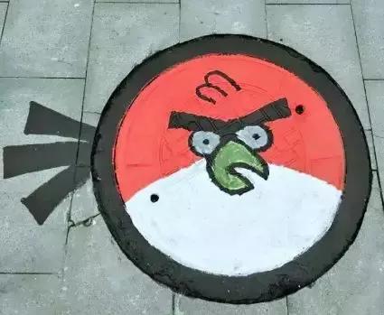 30所职校为井盖“整容”，以画会友，你的学校技术如何？