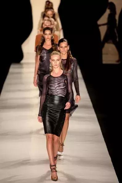 维密超模未婚生育 (维密未婚产子的女人)