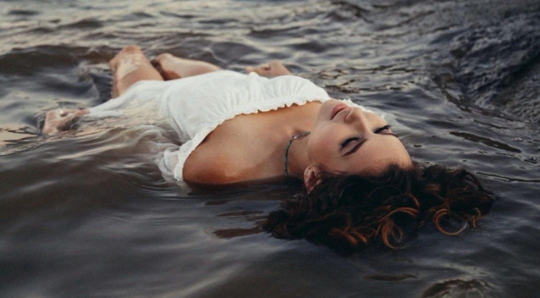 探探刷到前男友,我在探探