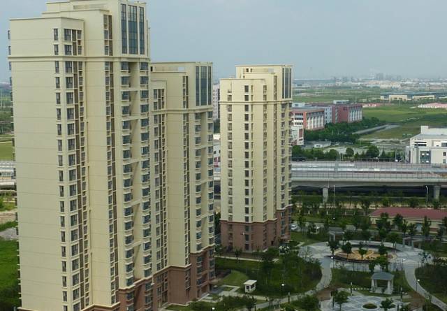 月租不到1500元公寓,没钱却租高端公寓