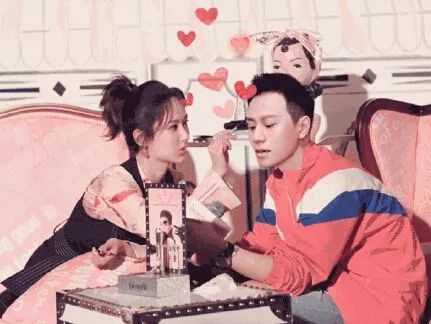 秦俊杰杨紫甜蜜时光,戏外李现杨紫